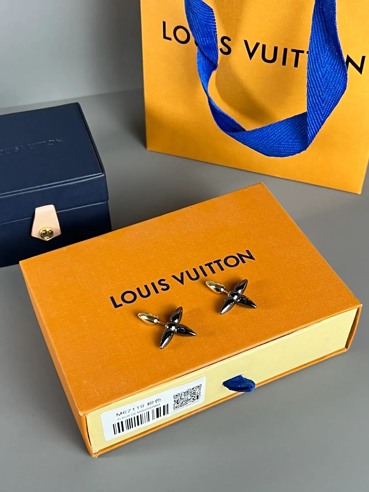 Louis Vuitton Spiked Star Two-Tone Stud Earrings 3