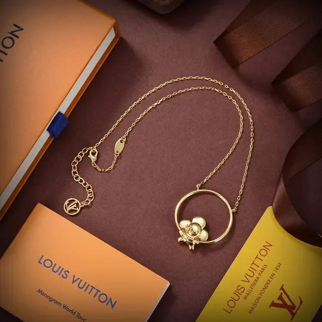 Louis Vuitton Vivienne Gymnast Boucles d'oreilles créoles dorées florales 6