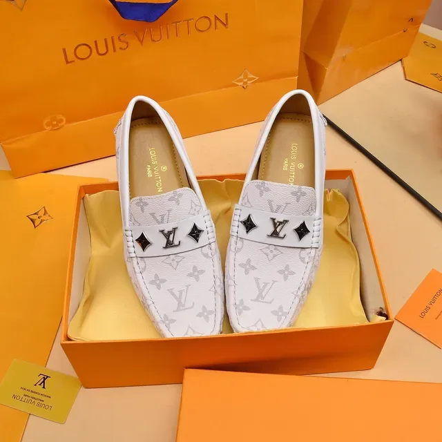 Louis Vuitton Blanc Gris Imprimé Monogramme Cuir Métal LV Boucle Loafer 8