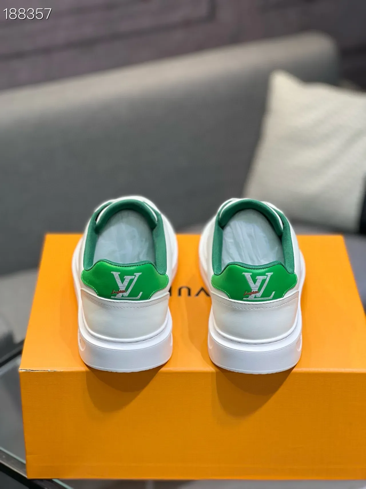 Louis Vuitton White Green Low-Top Smooth Leather Lifestyle Sneakers 2