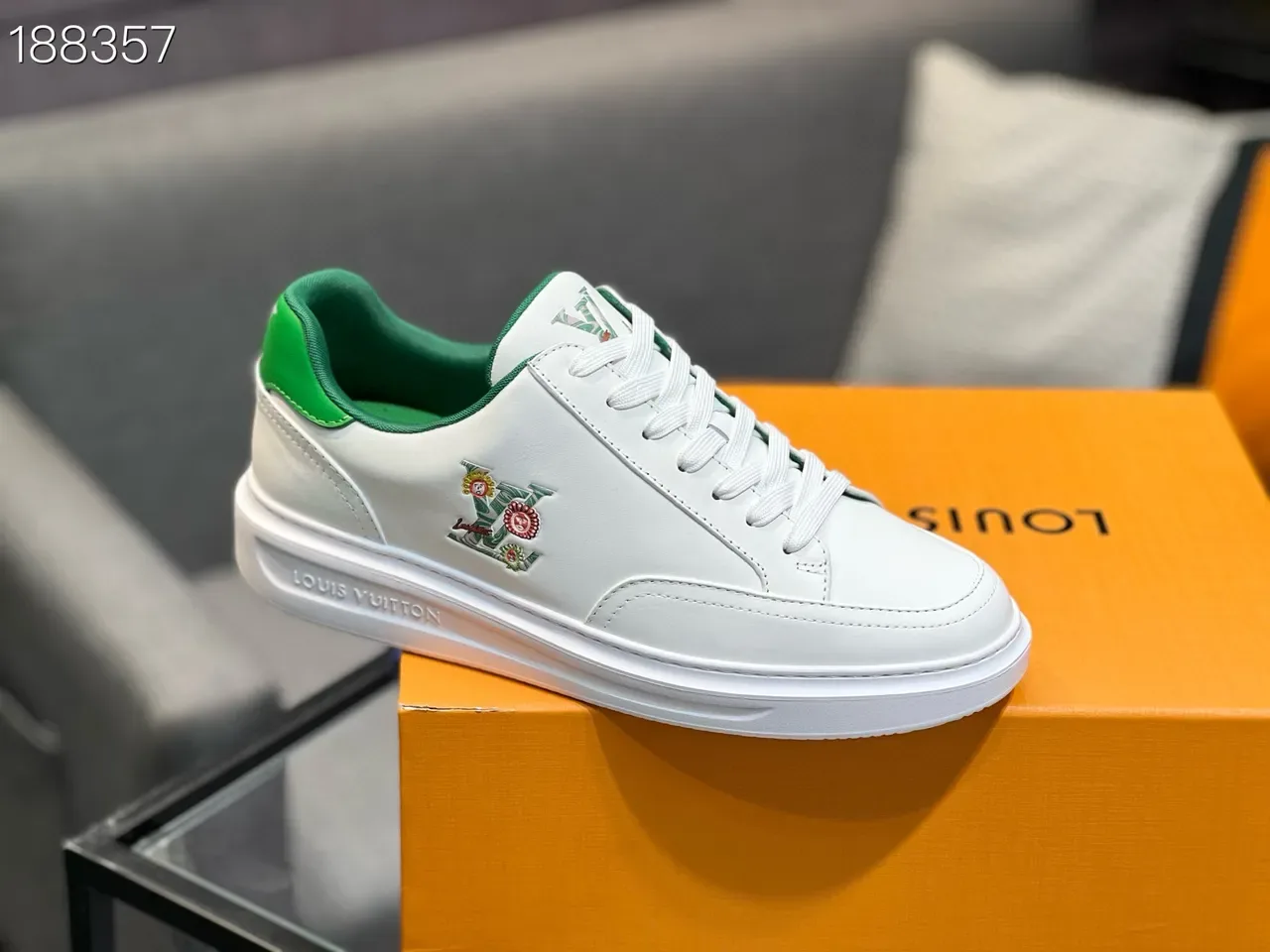 Louis Vuitton White Green Low-Top Smooth Leather Lifestyle Sneakers 5