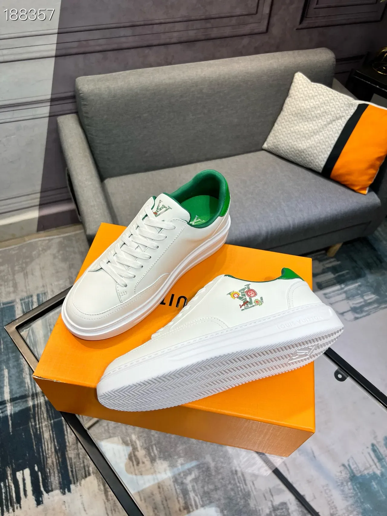 Louis Vuitton White Green Low-Top Smooth Leather Lifestyle Sneakers 6