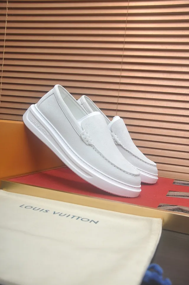 Louis Vuitton Couro branco / camurça Moccasin-stitched Vamp Loafer 2