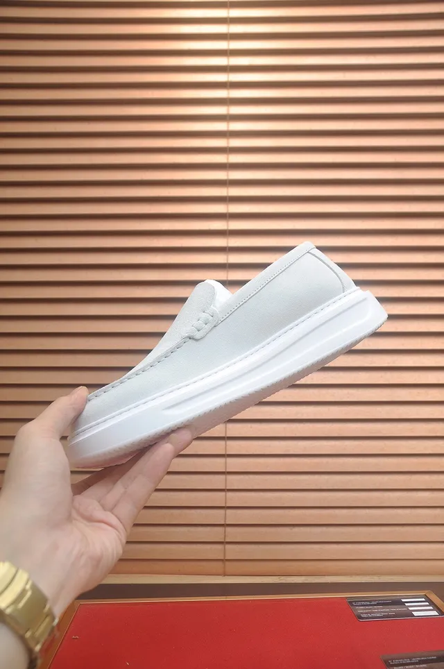 Louis Vuitton Couro branco / camurça Moccasin-stitched Vamp Loafer 5