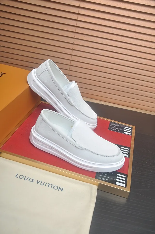 Louis Vuitton Couro branco / camurça Moccasin-stitched Vamp Loafer 6