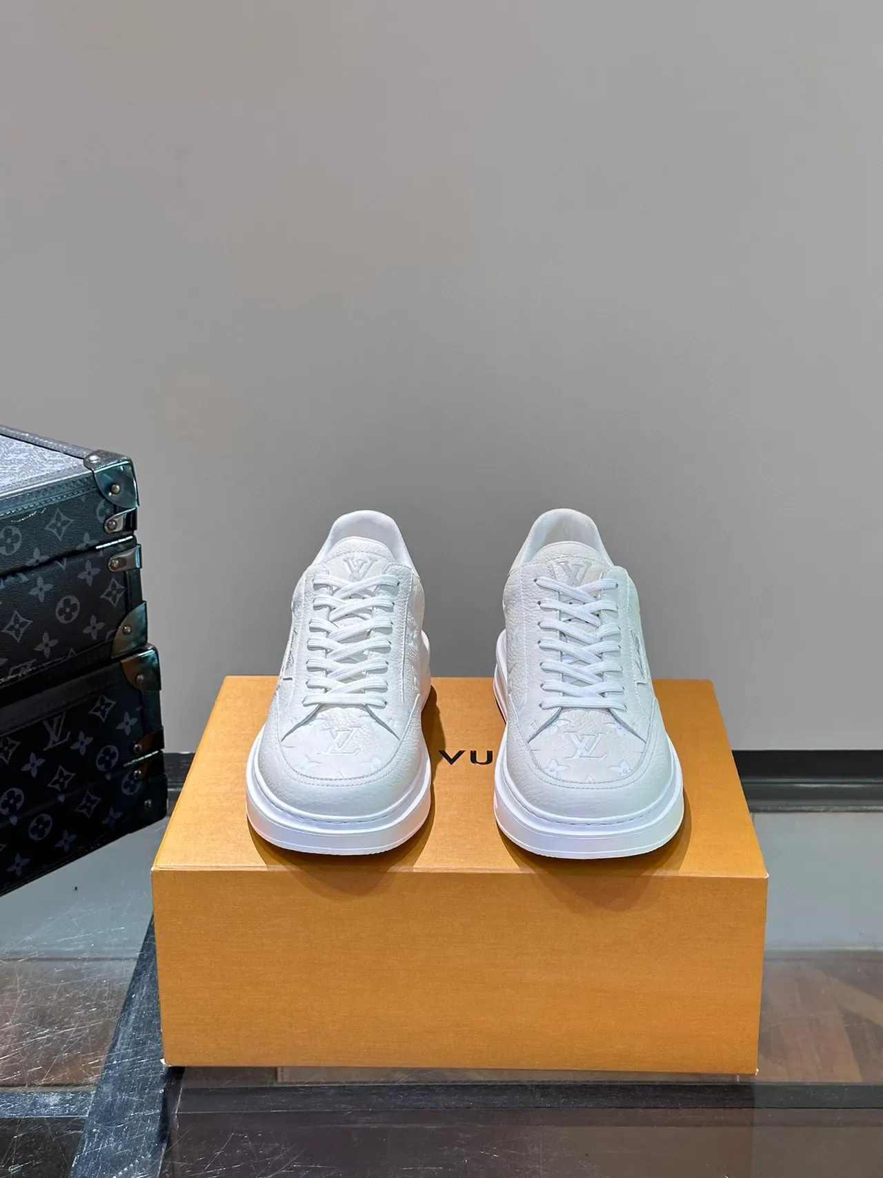 Louis Vuitton 白色 印花皮革 色调浮雕 生活方式运动鞋 2