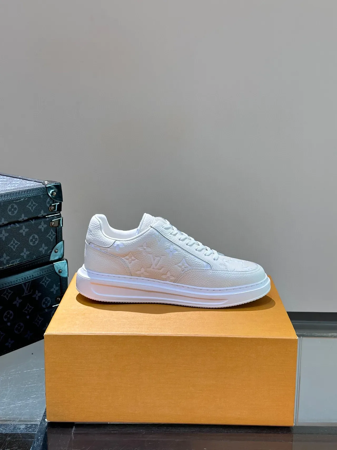 Louis Vuitton 白色 印花皮革 色调浮雕 生活方式运动鞋 6