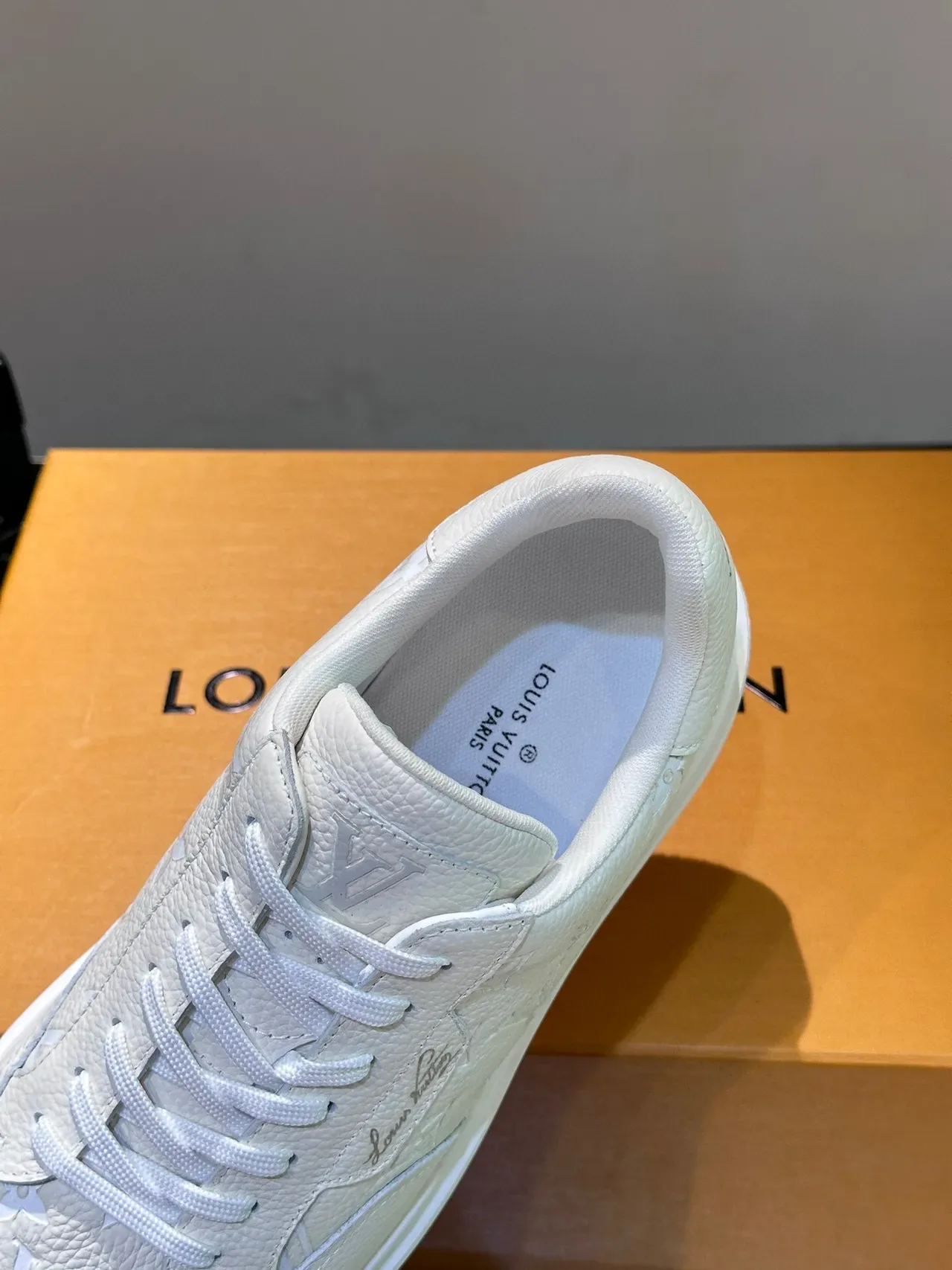 Louis Vuitton 白色 印花皮革 色调浮雕 生活方式运动鞋 7