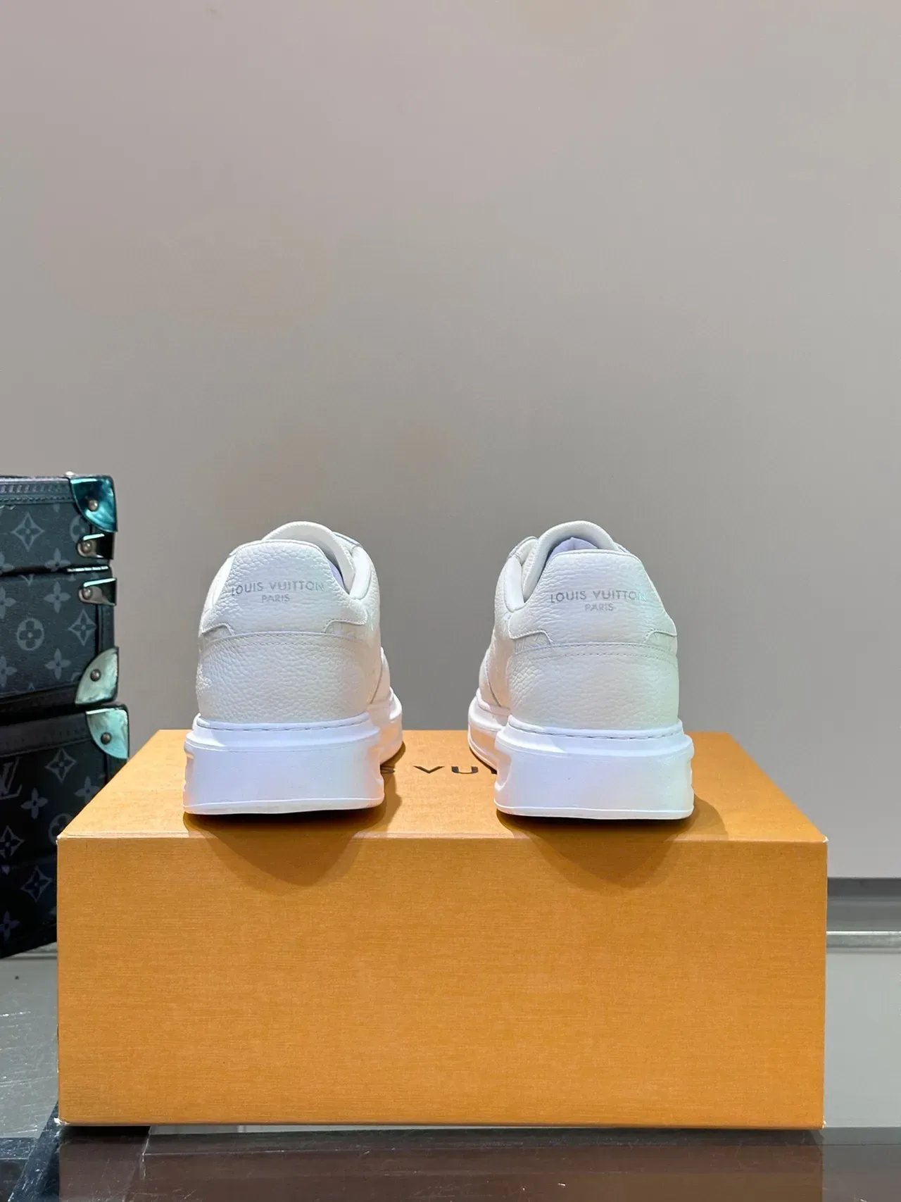 Louis Vuitton 白色 印花皮革 色调浮雕 生活方式运动鞋 8