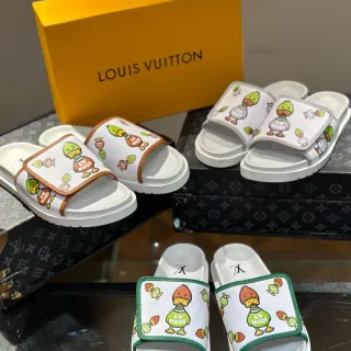 Louis Vuitton सफेद बहुरंगी कार्टून बटख प्रिंट मोटी प्लेटफॉर्म सोल स्लिपर्स