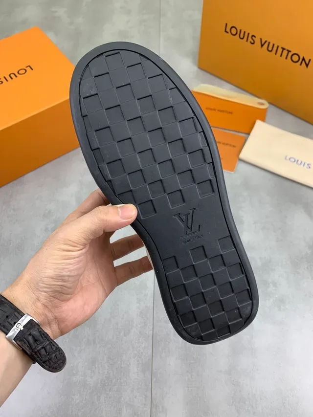 Louis Vuitton White Navy Leather Oversized Monogram Side Panel Lifestyle Sneakers 2