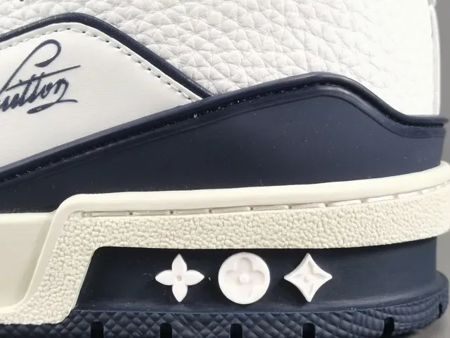 Louis Vuitton White Navy Low-Top Layered Leather Upper Lifestyle Sneakers 7