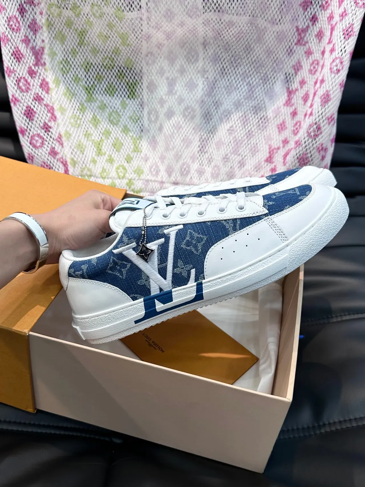 Louis Vuitton সাদা নেভি মনোগ্রাম টেক্সটাইল লেদার অ্যাকসেন্ট লাইফস্টাইল স্নিকার 5