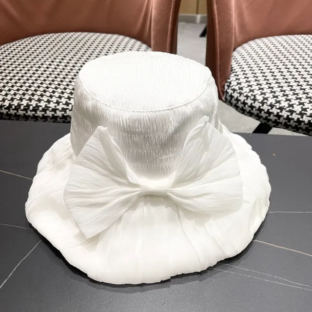 Chapéu de Balde Louis Vuitton Branco Amassado com Babados 7