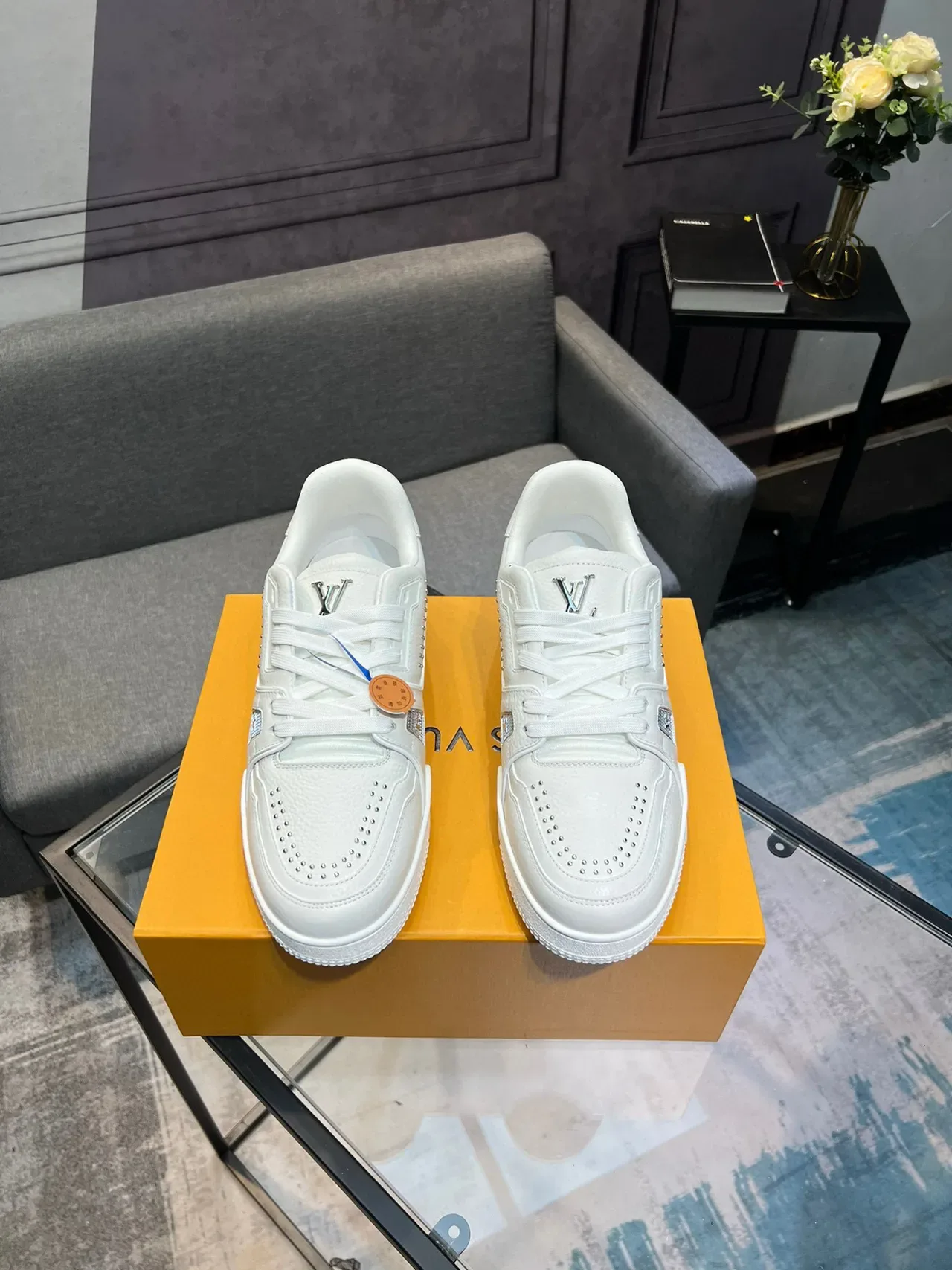 Louis Vuitton White Silver Full-Grain Leather Perforated Detailing Lifestyle Sneakers 2