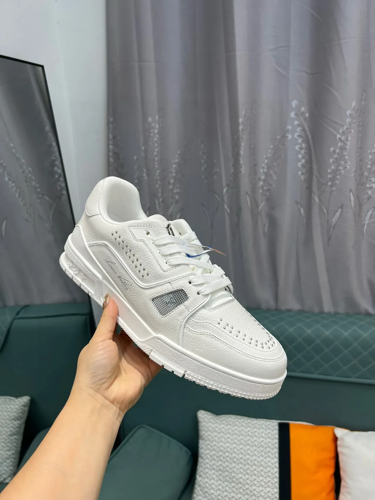 Louis Vuitton White Silver Full-Grain Leather Perforated Detailing Lifestyle Sneakers 6