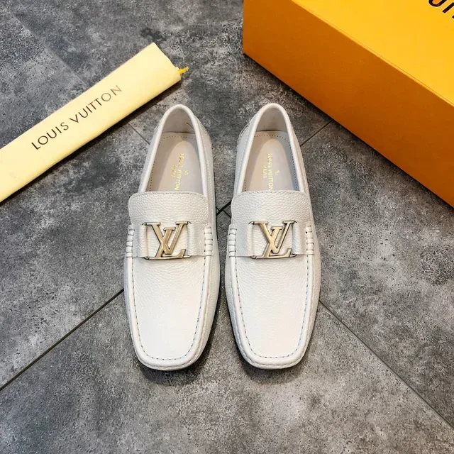 Louis Vuitton White Silver Pebbled Leather LV Logo Buckle Loafer 5