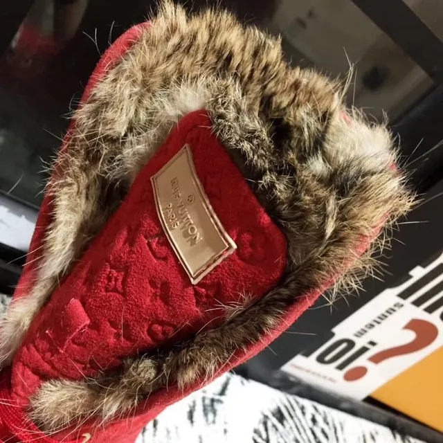 Bottes d'hiver Louis Vuitton rouge beige monogrammé daim col fourré fourrure bottes mi-mollet 8