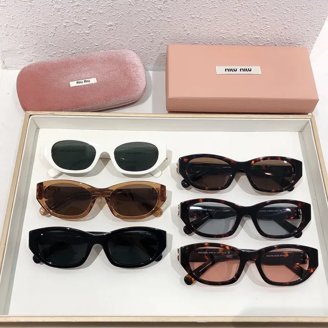 Miu Miu Arcadie Noir Or Silhouette Oeil de Chat Cadre en Acétate Lunettes de Soleil 3