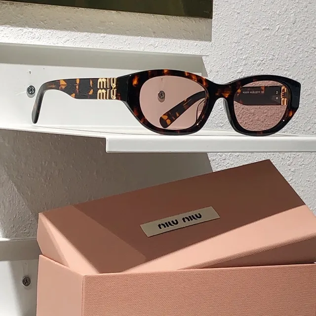 Miu Miu Arcadie Noir Or Silhouette Oeil de Chat Cadre en Acétate Lunettes de Soleil 5
