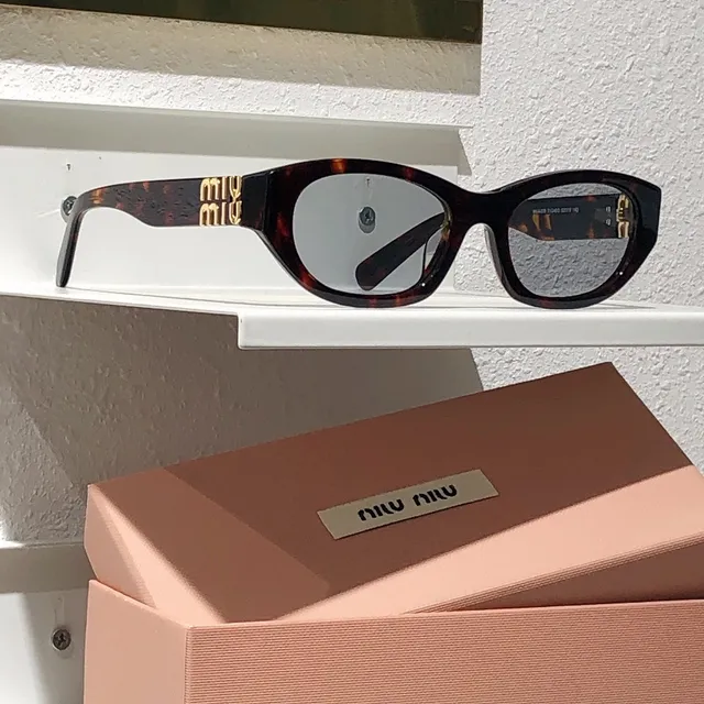 Miu Miu Arcadie Noir Or Silhouette Oeil de Chat Cadre en Acétate Lunettes de Soleil 6