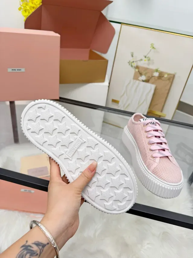 Miu Miu Tênis Plataforma Rosa Branco Malha Superior Sola Texturizada Lifestyle Sneakers 2