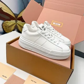 Miu Miu Wander zapatillas lifestyle blancas