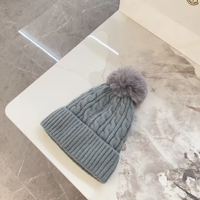 Moncler Boné Cinza Vermelho Tricô Cable Punho Acanalado 3