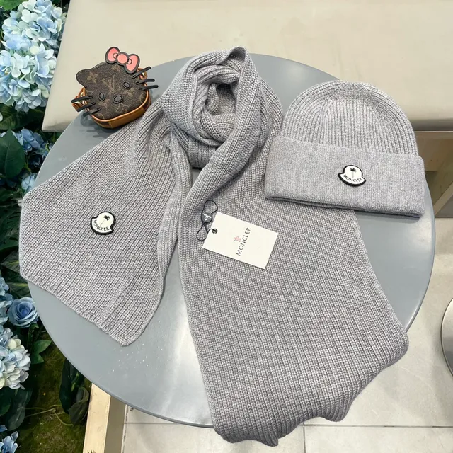 Moncler écharpe cachemire grise tricotée à côtes brodée logo 7
