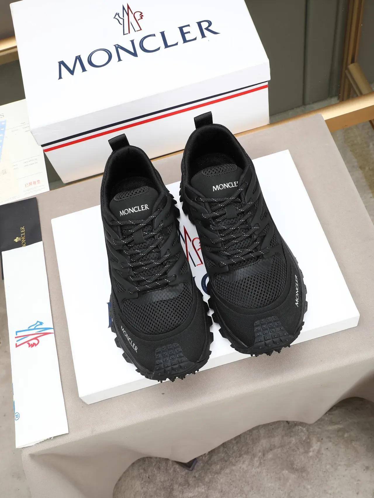 Moncler Grenoble Chaussures Chunky Noires en Maille et Superposition Synthétique 3