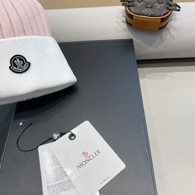 Moncler White Pink Knitted Two-Tone Beanie 6