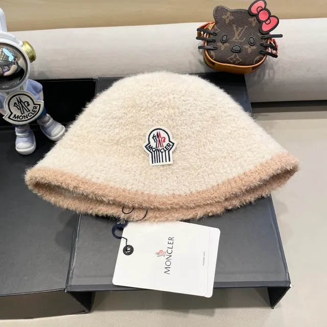 Moncler Zind Fluffy Two-Tone Bucket Hat 2