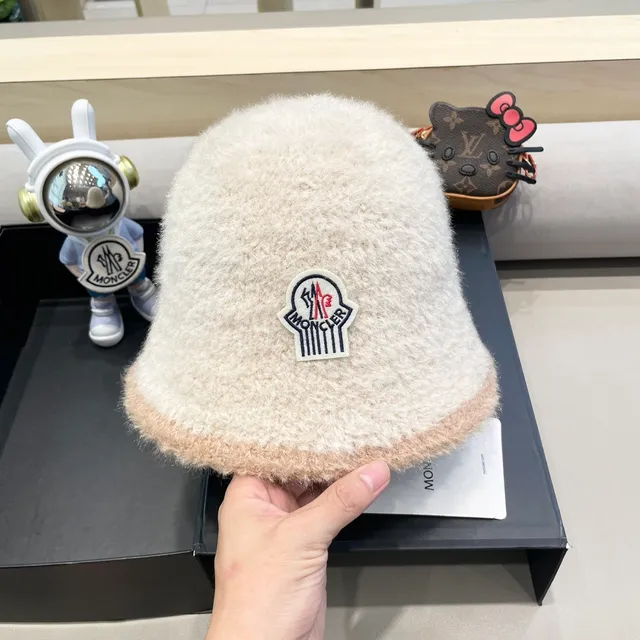 Moncler Zind Fluffy Two-Tone Bucket Hat 4