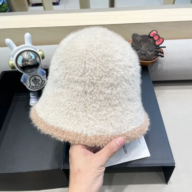 Moncler Zind Fluffy Two-Tone Bucket Hat 7
