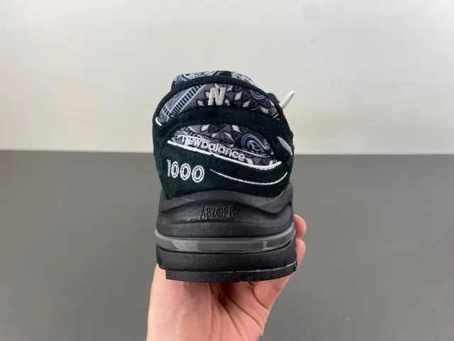 New Balance 1000 Noir Paisley Print chaussures lifestyle 4