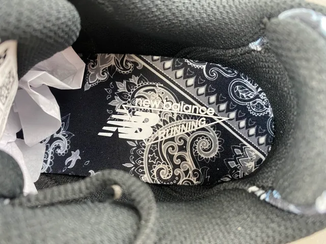 New Balance 1000 Noir Paisley Print chaussures lifestyle 7