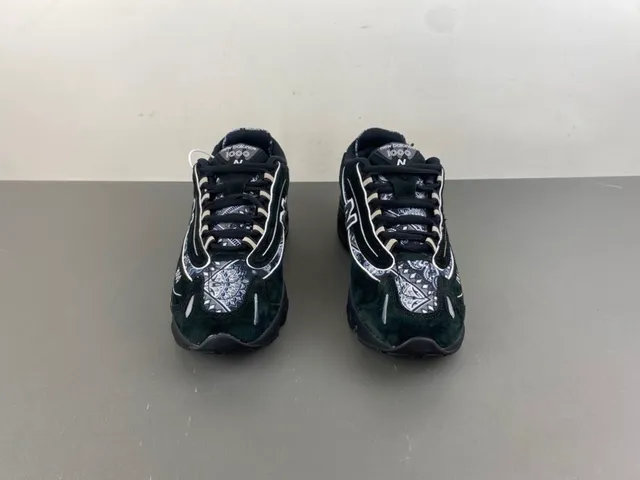 New Balance 1000 Noir Paisley Print chaussures lifestyle 11