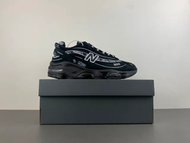 New Balance 1000 Noir Paisley Print chaussures lifestyle 15