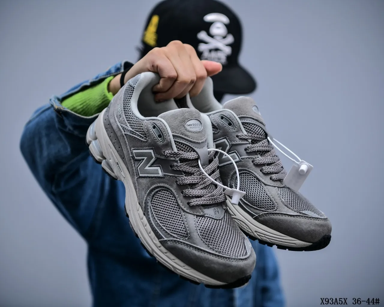 New Balance 2002R Tênis lifestyle de malha cinza e suede 5