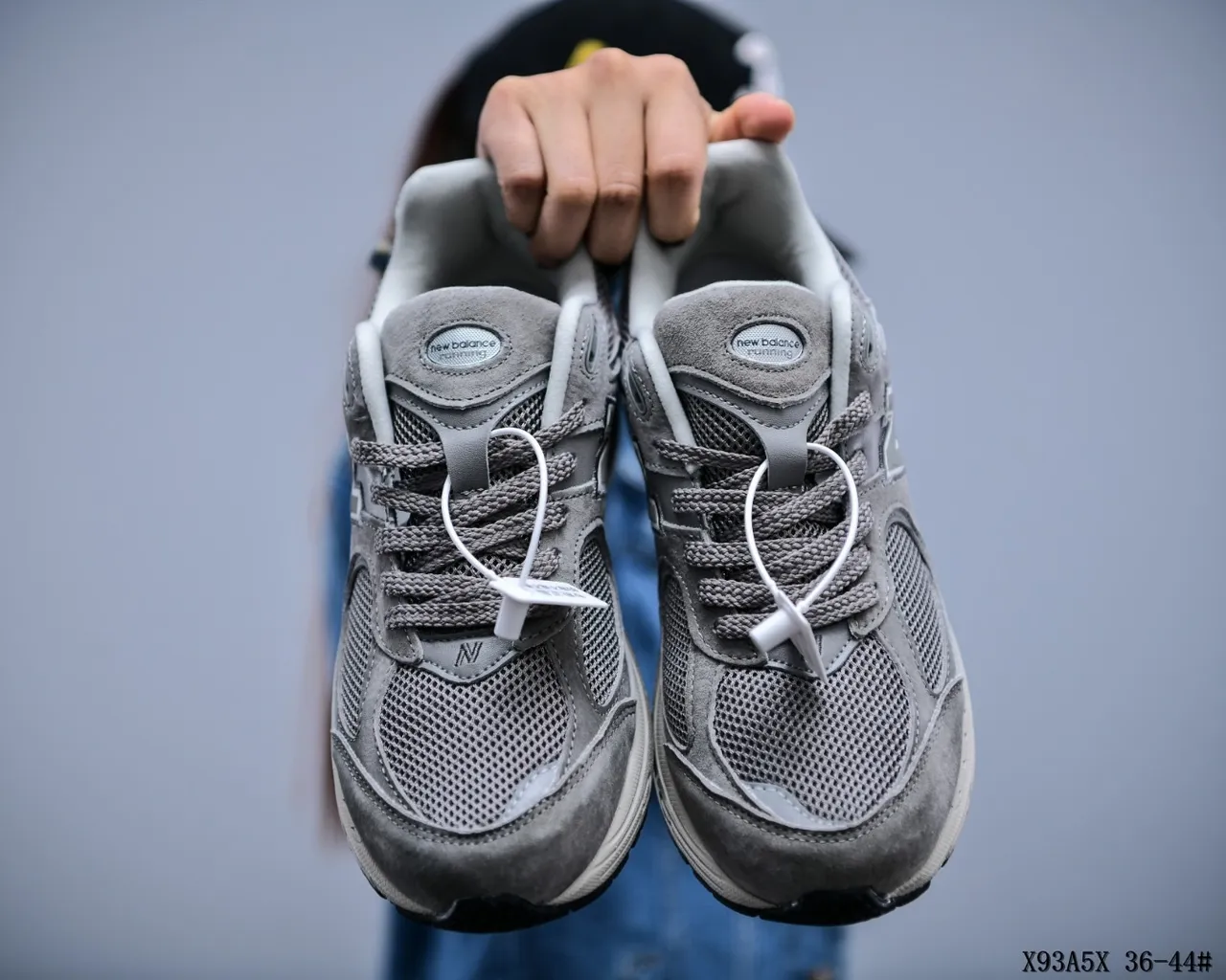 New Balance 2002R Tênis lifestyle de malha cinza e suede 6