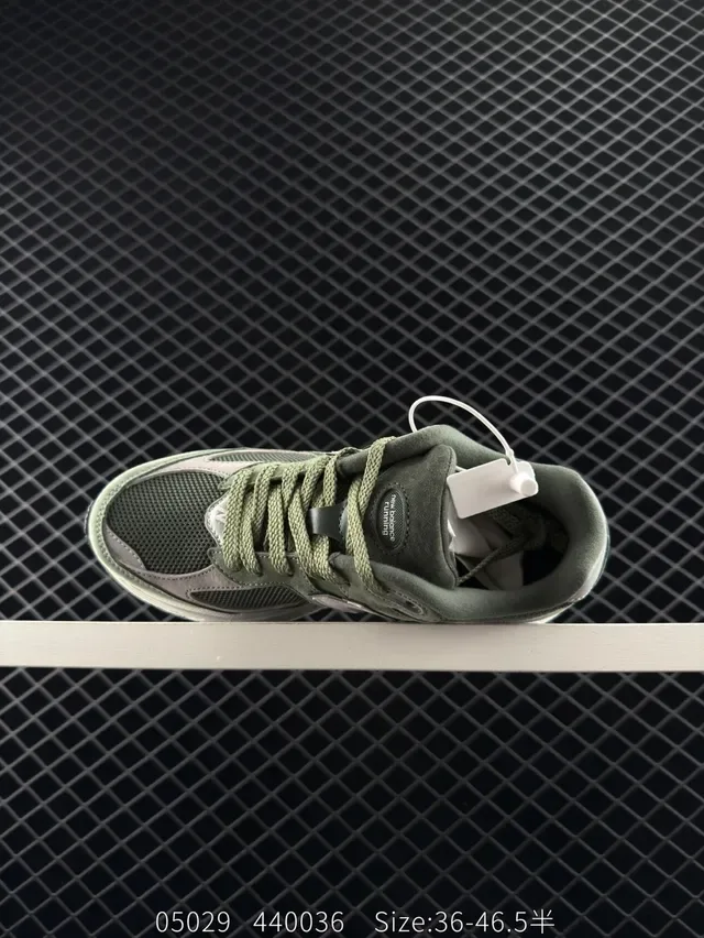 New Balance 2002R Verde Oliva Ante y Malla Sneakers Lifestyle 5