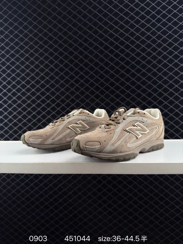 New Balance 904L Sneakers Lifestyle Beige en Daim et Maille 2