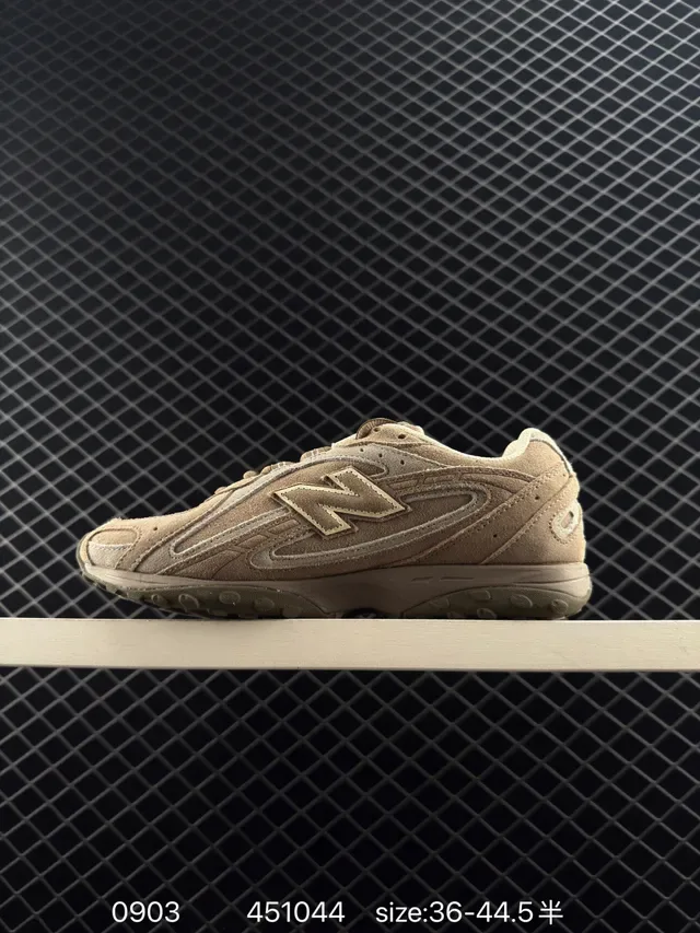 New Balance 904L Sneakers Lifestyle Beige en Daim et Maille 5