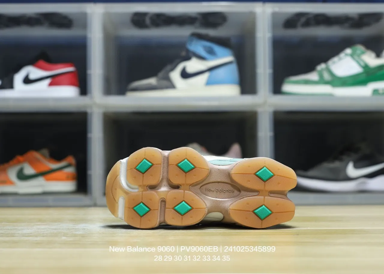 New Balance 9060 bege cinza marinho tênis chunky 17