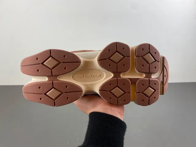 New Balance 9060 Chaussures Chunky Marron et Beige 9
