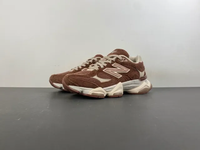 New Balance 9060 Chaussures Chunky Marron et Beige 10