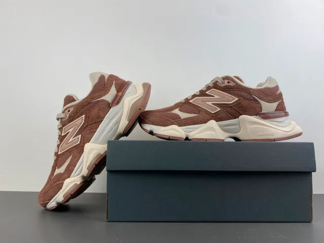 New Balance 9060 Chaussures Chunky Marron et Beige 14