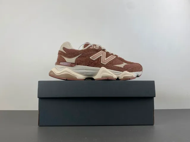 New Balance 9060 Chaussures Chunky Marron et Beige 15