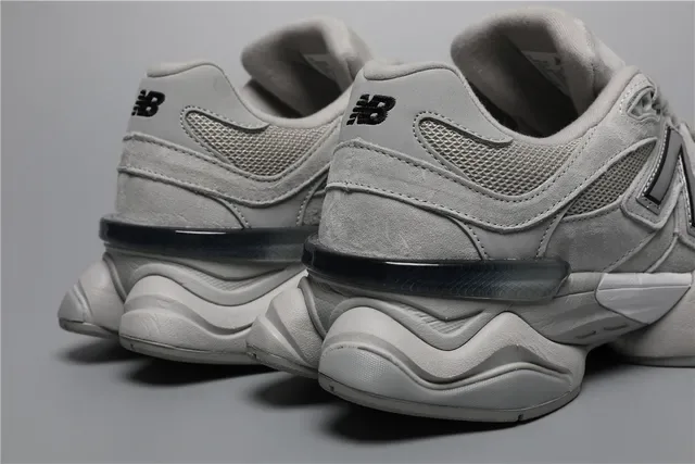 New Balance 9060 Grey chaussures lifestyle 2