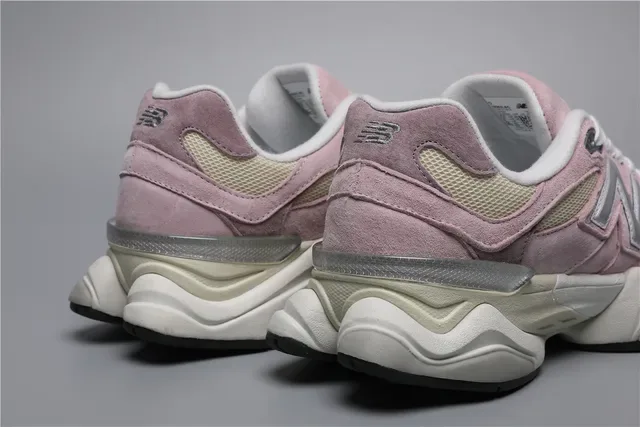 New Balance 9060 Sneakers Lifestyle Rose Pâle Violet Crème 2